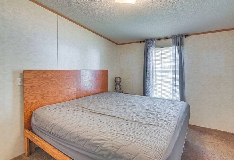 West Virginia Home Near Hatfield And Mccoy Trails!