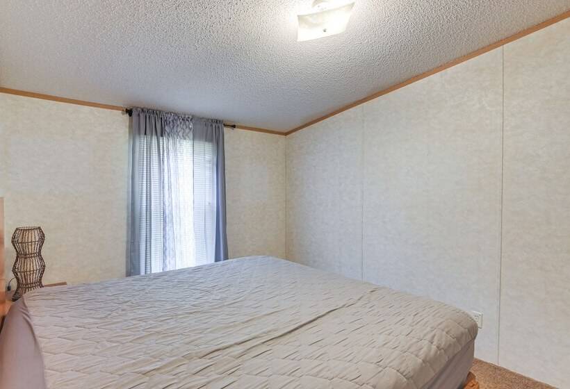 West Virginia Home Near Hatfield And Mccoy Trails!