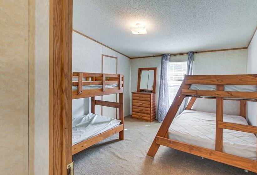 West Virginia Home Near Hatfield And Mccoy Trails!