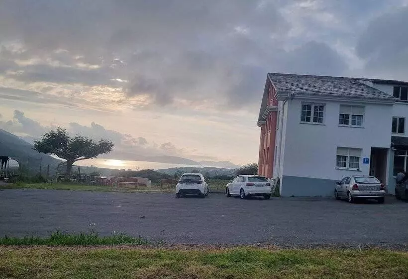 Retkeilymaja Os Faroles