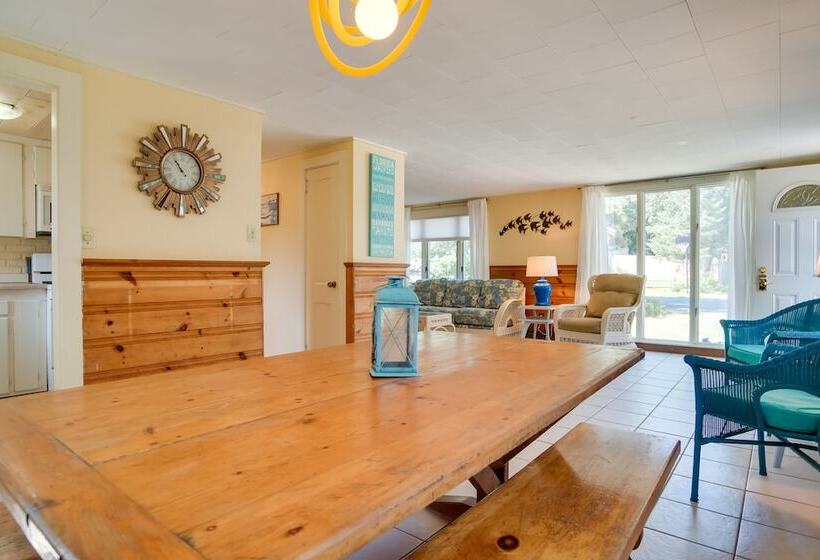 Coastal Cape Cod Charmer: Walk To Beach & Main St!