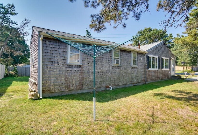 Coastal Cape Cod Charmer: Walk To Beach & Main St!