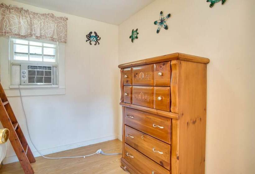 Coastal Cape Cod Charmer: Walk To Beach & Main St!