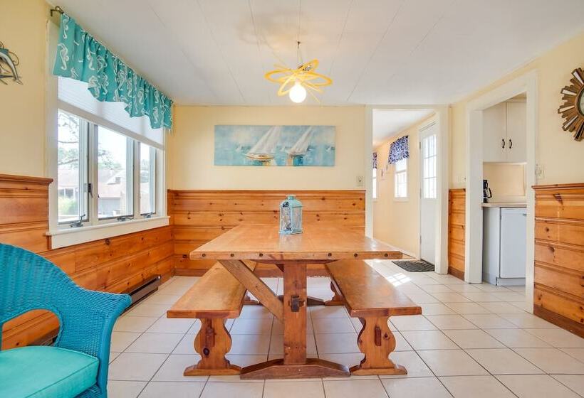 Coastal Cape Cod Charmer: Walk To Beach & Main St!
