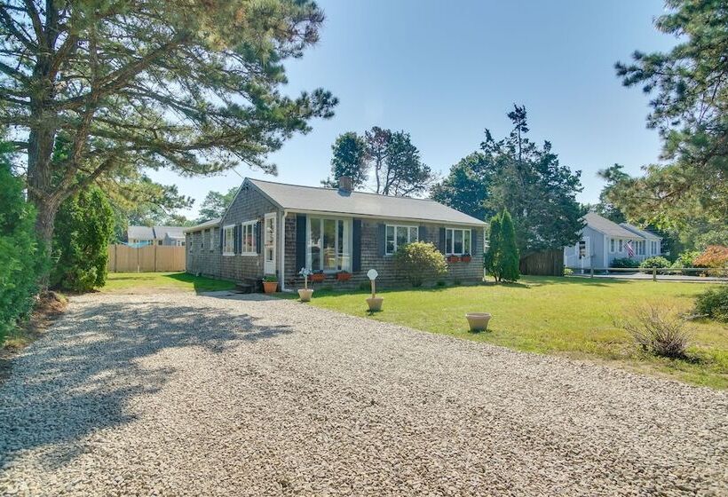 Coastal Cape Cod Charmer: Walk To Beach & Main St!