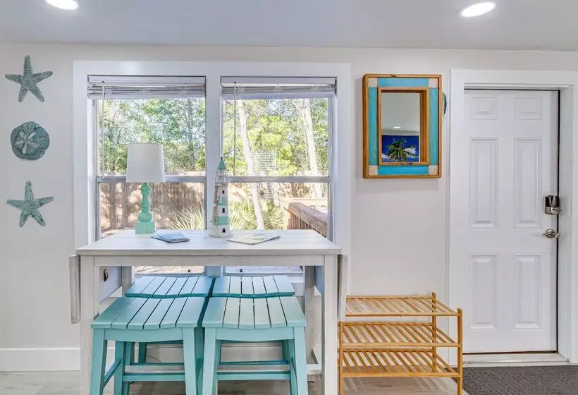 Gulf Breeze Home W/ Deck: Walk To Public Boat Ramp