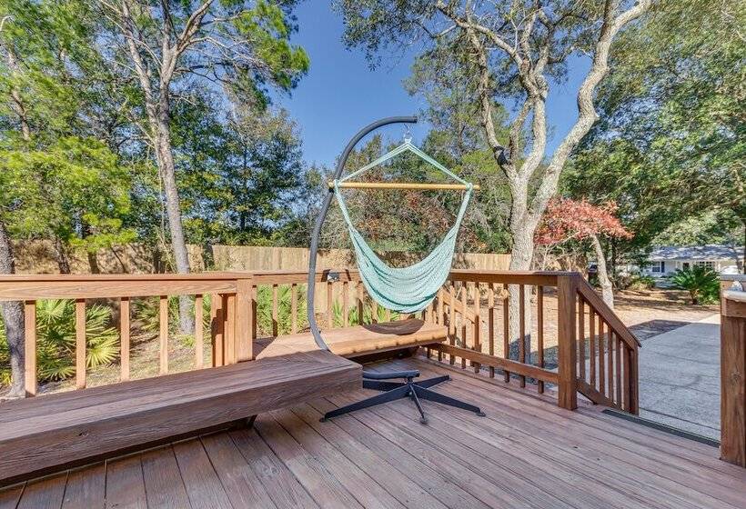Gulf Breeze Home W/ Deck: Walk To Public Boat Ramp
