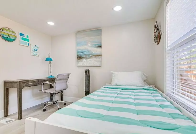 Gulf Breeze Home W/ Deck: Walk To Public Boat Ramp