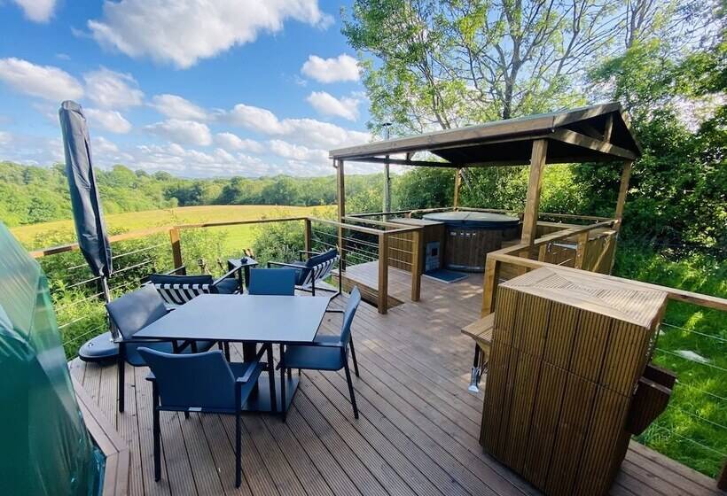 Отель Luna Domes