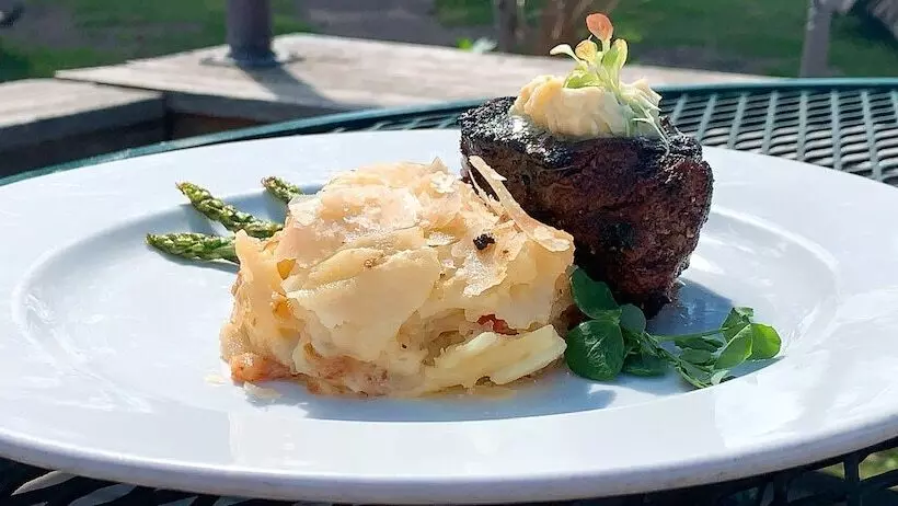 Hotelli Manhattan Beach Lodge