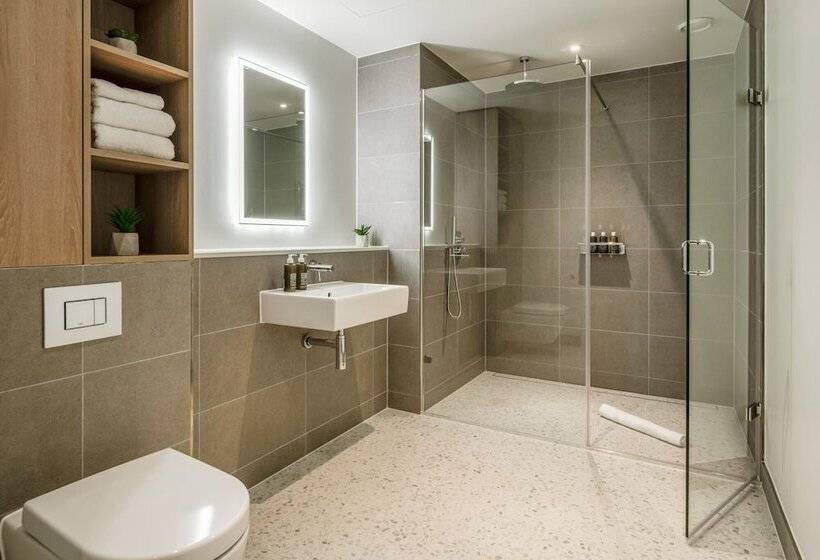 هتل Urban Rest Battersea Apartments