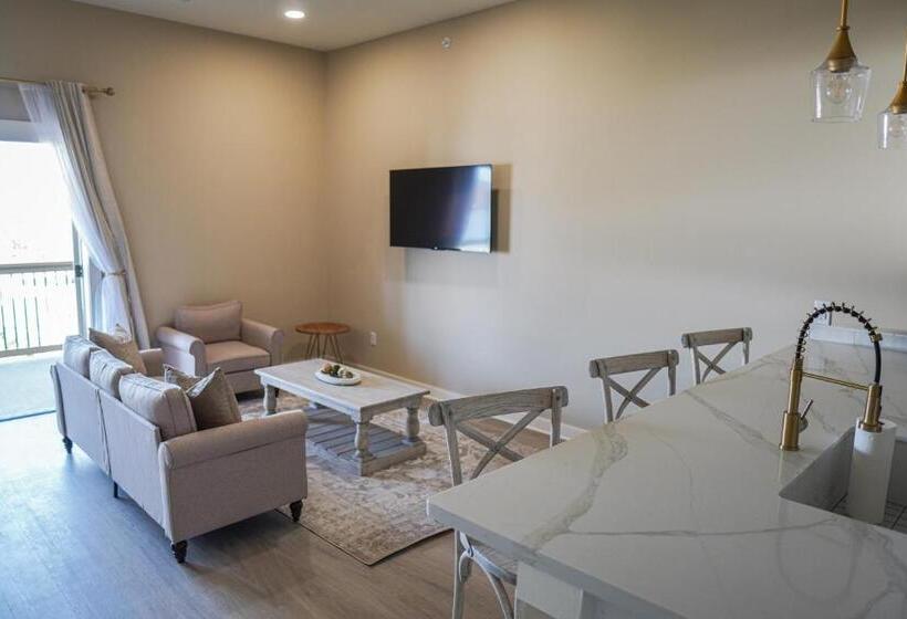 Отель Whiskey In Pascagoula