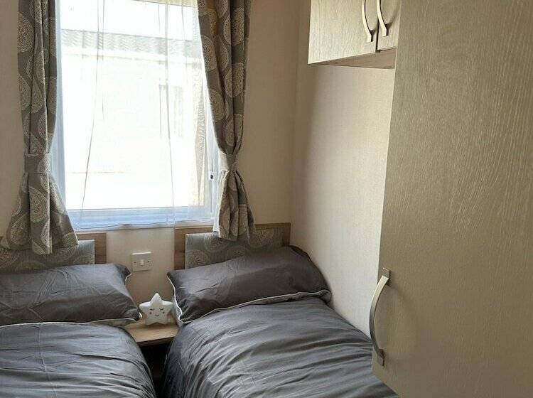 Felixstowe Chimo Caravan 3br 5mintobeach