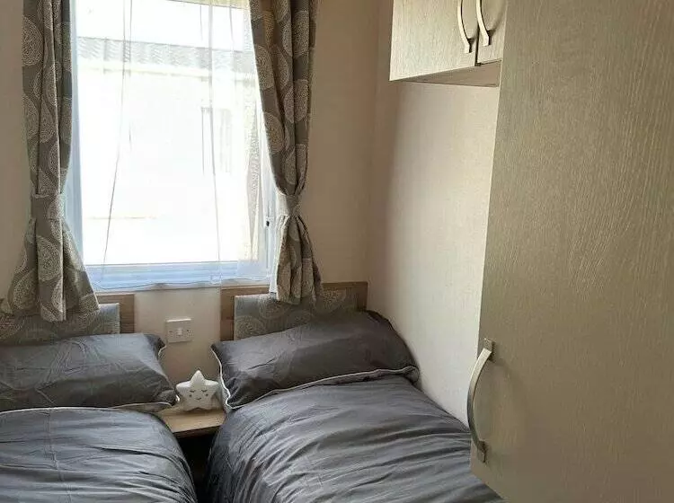 Felixstowe Chimo Caravan 3br 5mintobeach