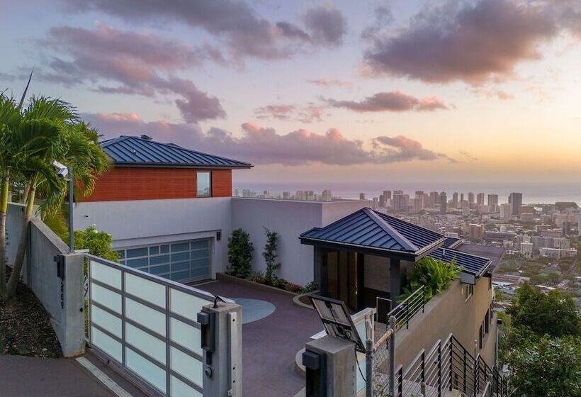 Kbm Resorts: Skyridge 5 Bed/4.5 Bath With Sweeping Ocean And Waikiki City Views