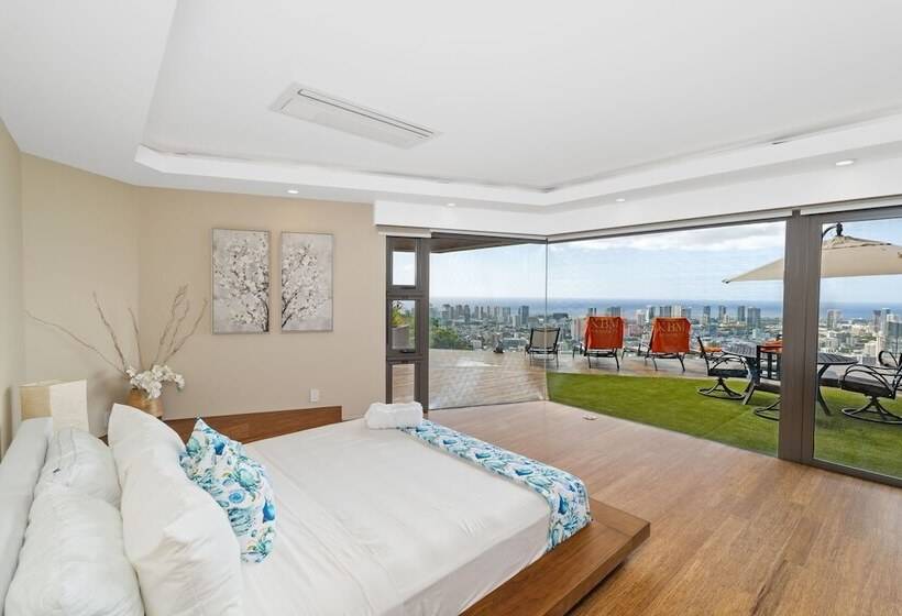 Kbm Resorts: Skyridge 5 Bed/4.5 Bath With Sweeping Ocean And Waikiki City Views