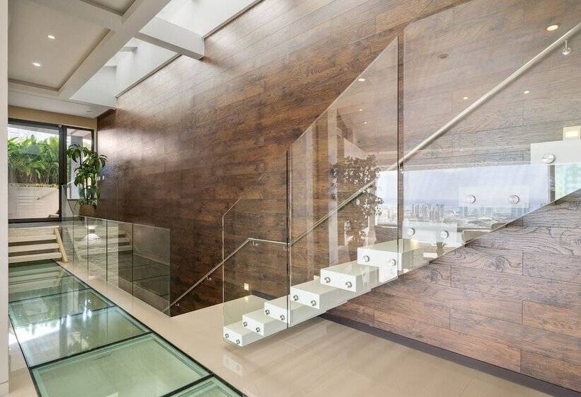 Kbm Resorts: Skyridge 5 Bed/4.5 Bath With Sweeping Ocean And Waikiki City Views