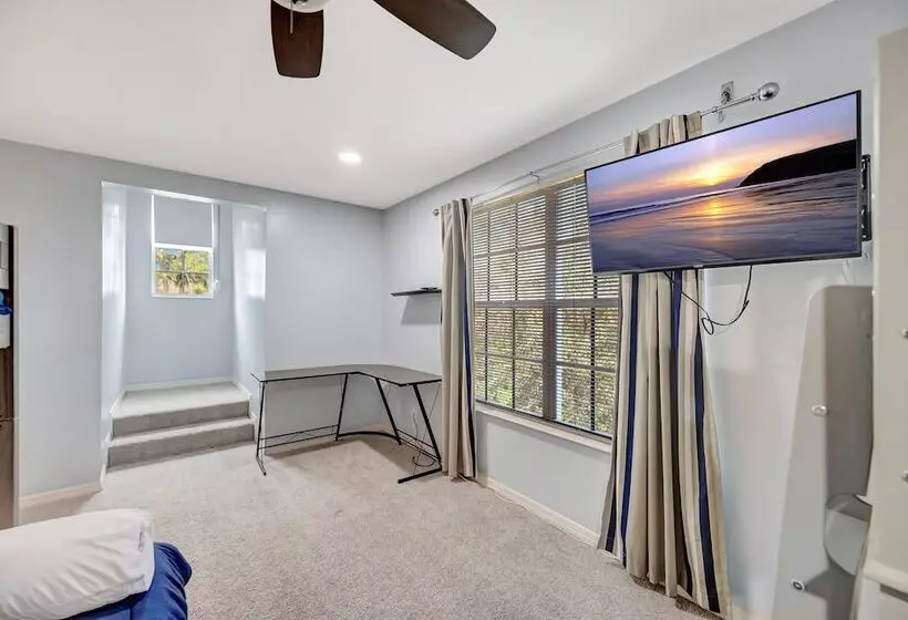 Naples Oasis W/ Pool, Playground, Office & Peloton