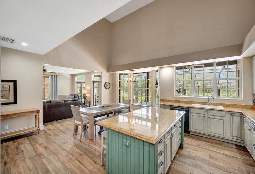 Naples Oasis W/ Pool, Playground, Office & Peloton