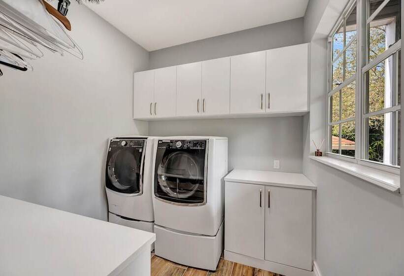 Naples Oasis W/ Pool, Playground, Office & Peloton