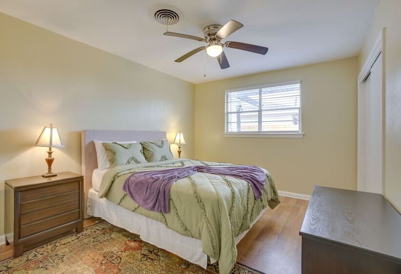 5 Mi To City Park: New Orleans Area Home