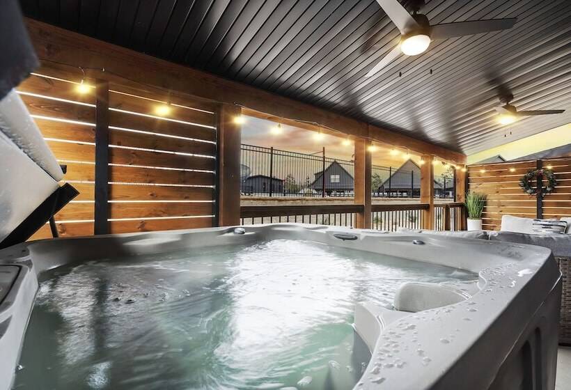Rocky Shores Retreat Indoor Pool Open