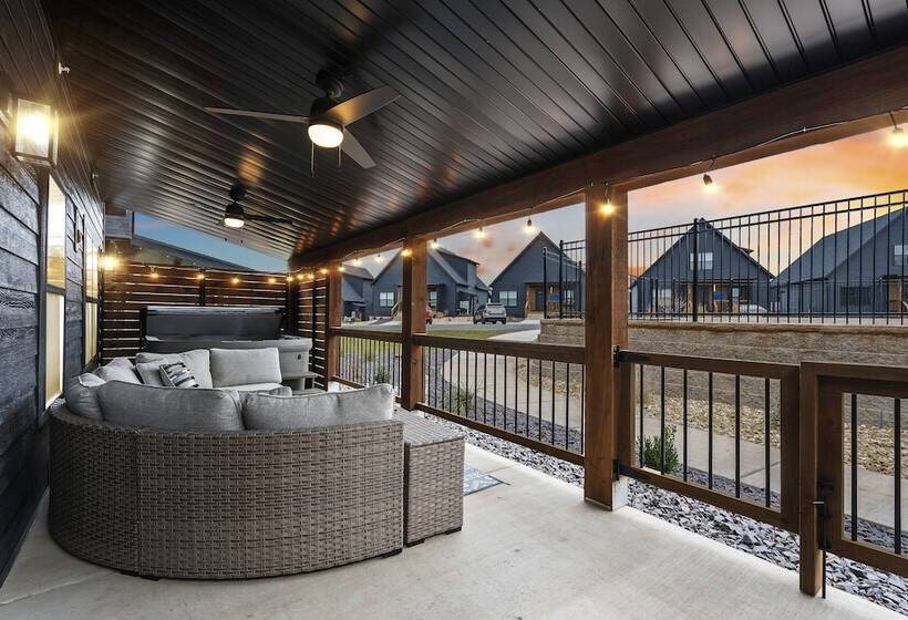 Rocky Shores Retreat Indoor Pool Open