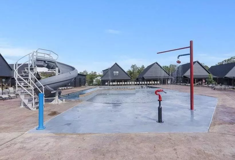 Rocky Shores Retreat   Indoor Pool Open