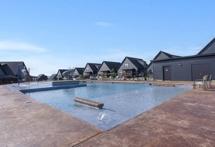 Rocky Shores Retreat Indoor Pool Open