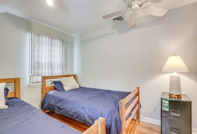 Spacious Mount Kisco Home < 1 Mi To Downtown!