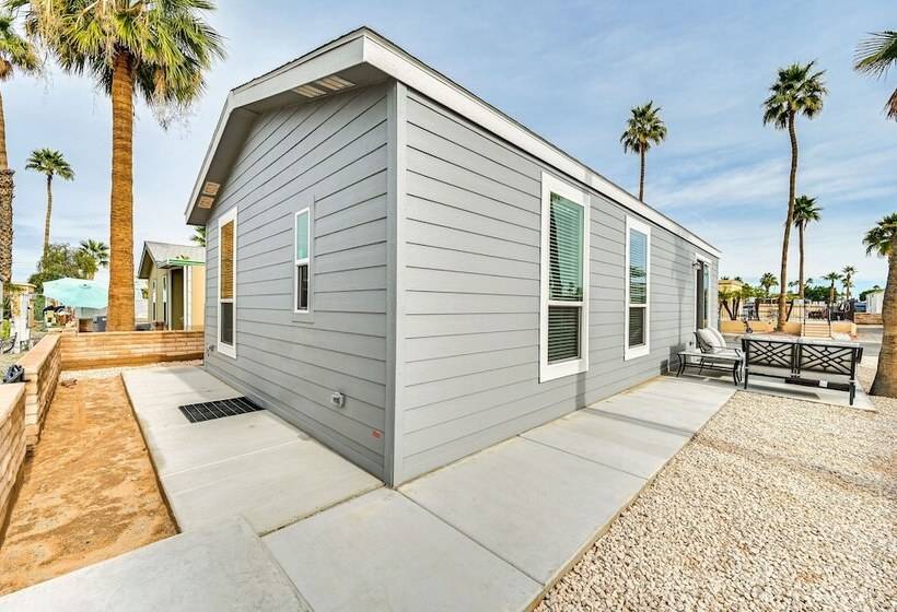 Yuma Home W/ Fire Pit & Outdoor Community Pool!