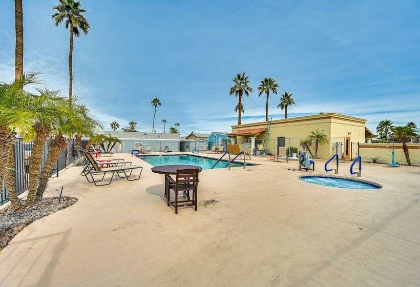 Yuma Home W/ Fire Pit & Outdoor Community Pool!