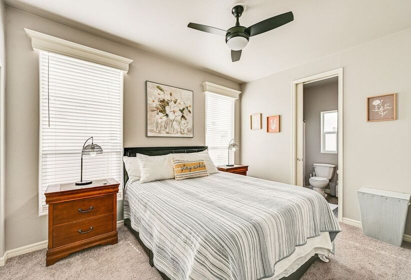 Yuma Home W/ Fire Pit & Outdoor Community Pool!