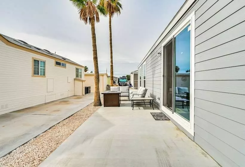 Yuma Home W/ Fire Pit & Outdoor Community Pool!