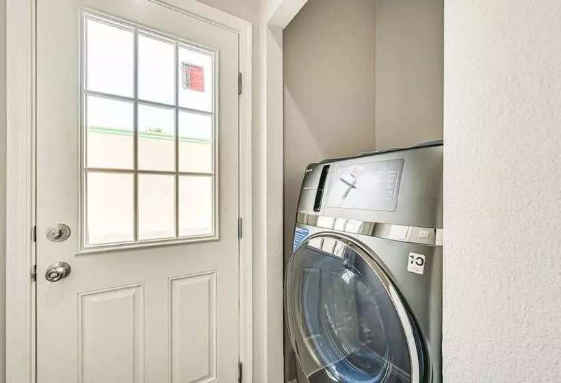 Yuma Home W/ Fire Pit & Outdoor Community Pool!