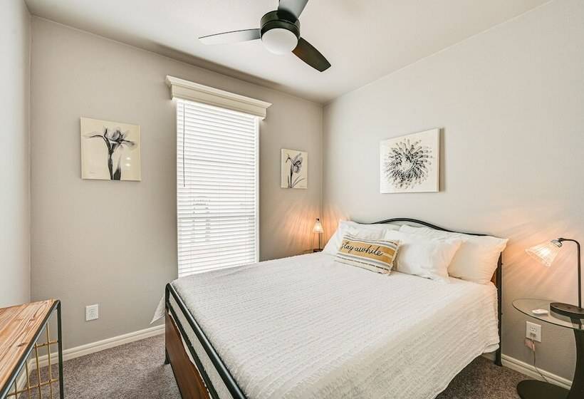 Yuma Home W/ Fire Pit & Outdoor Community Pool!