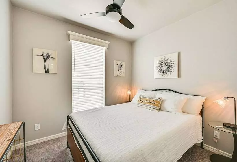 Yuma Home W/ Fire Pit & Outdoor Community Pool!