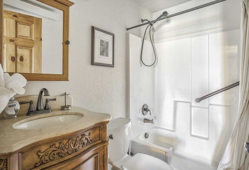 4bd Quiet Ranch Setting Historical Canyon Views