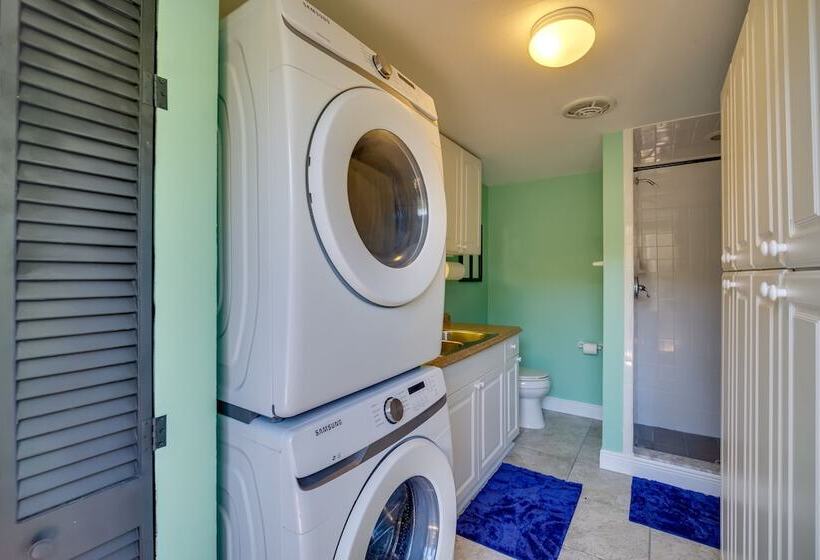 Fort Pierce Cottage W/ Shared Pool & Patio!