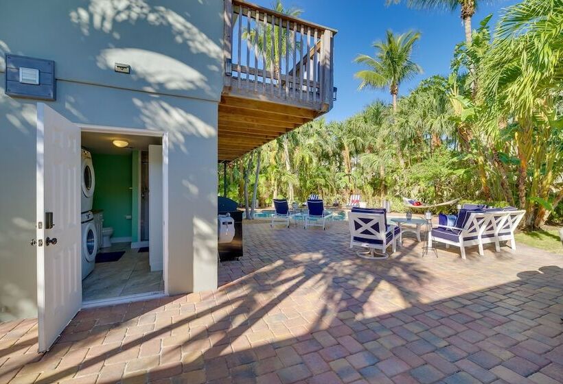 Fort Pierce Cottage W/ Shared Pool & Patio!