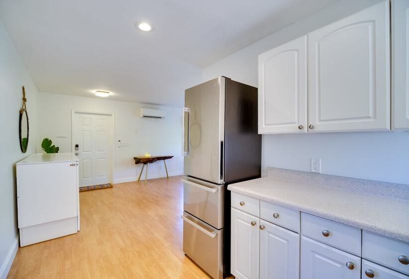 Fort Pierce Cottage W/ Shared Pool & Patio!