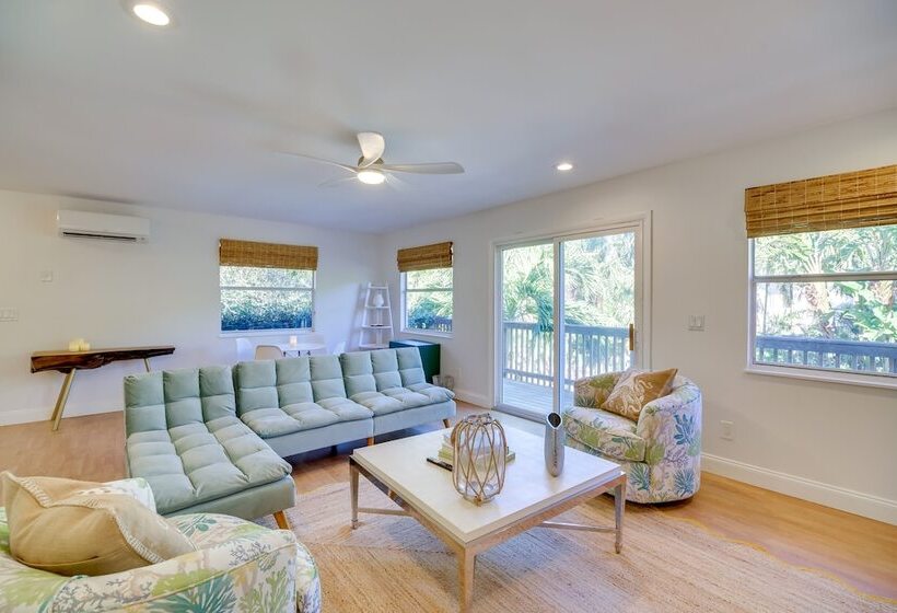 Fort Pierce Cottage W/ Shared Pool & Patio!