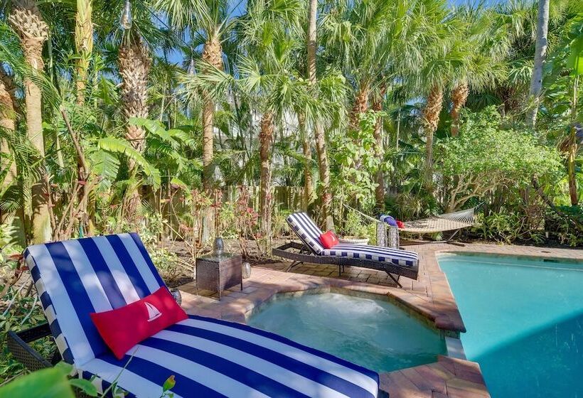 Fort Pierce Cottage W/ Shared Pool & Patio!