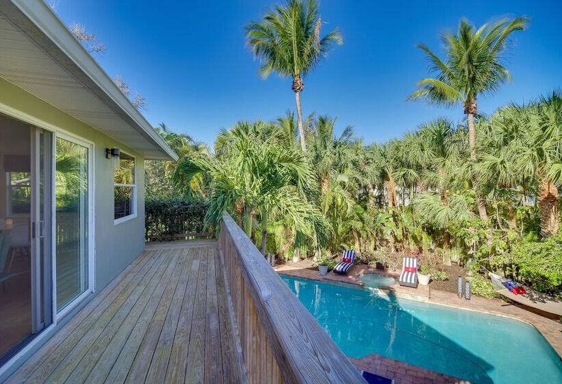 Fort Pierce Cottage W/ Shared Pool & Patio!