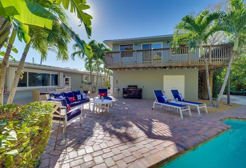 Fort Pierce Cottage W/ Shared Pool & Patio!