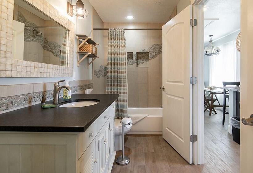 בית מלון כפרי Aspenwood Manor