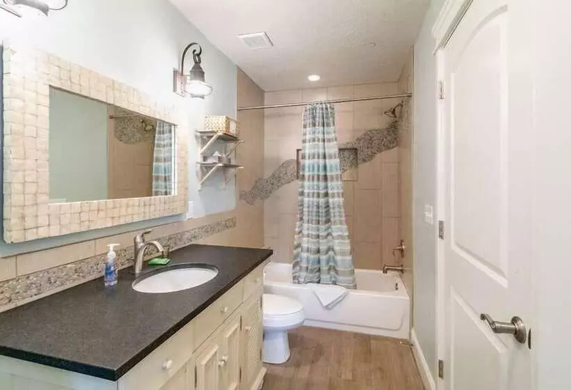 Hotelli Aspenwood Manor