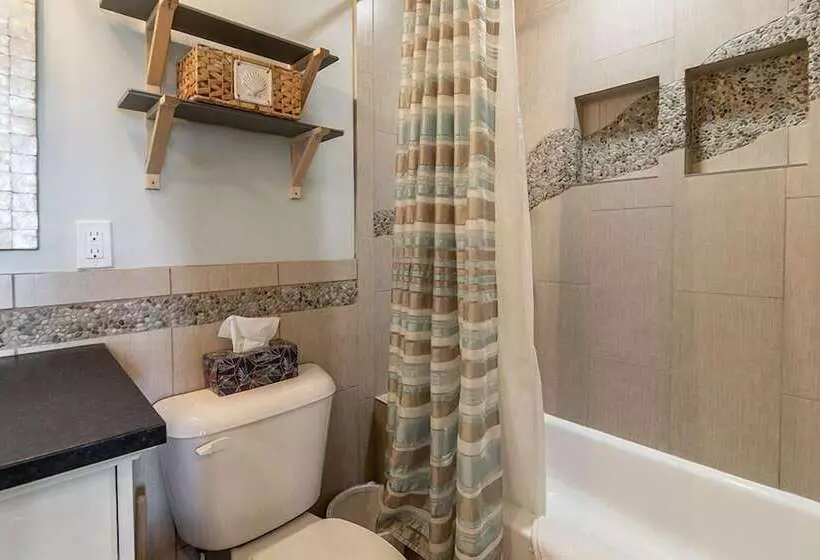 Hotelli Aspenwood Manor