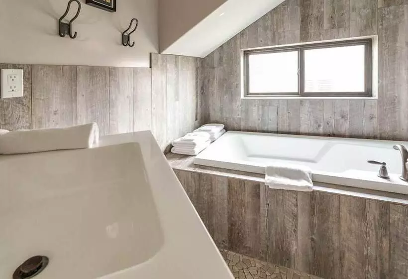 Hotelli Aspenwood Manor