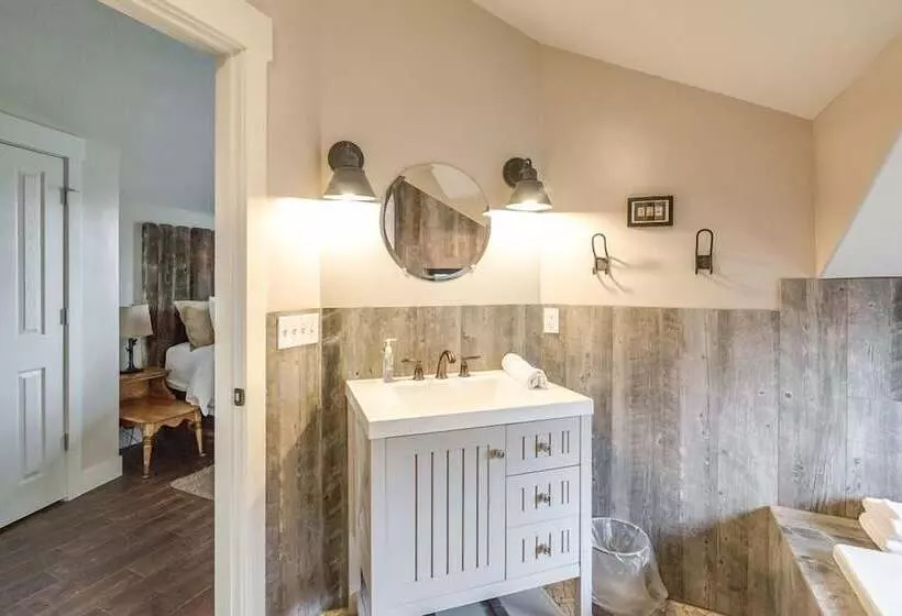 Hotelli Aspenwood Manor